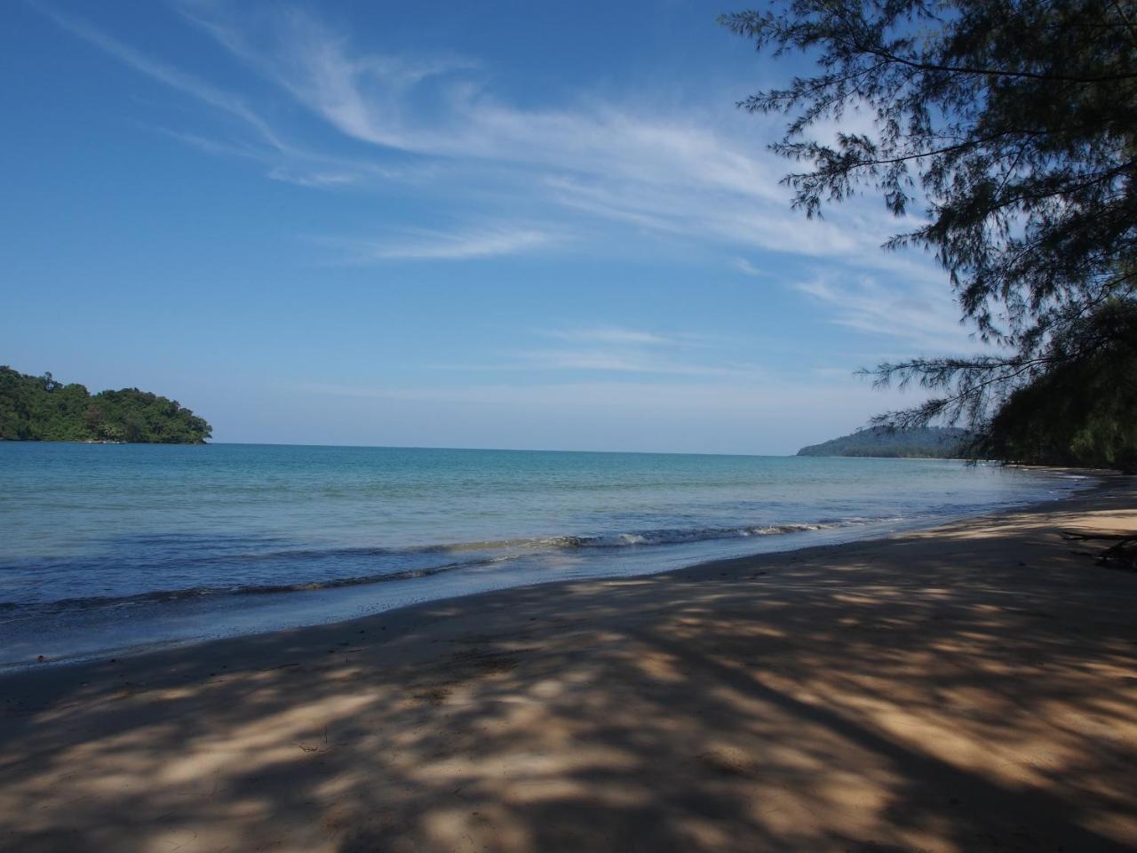 Sea Rounding Hotel Ko Phra Thong Exterior photo