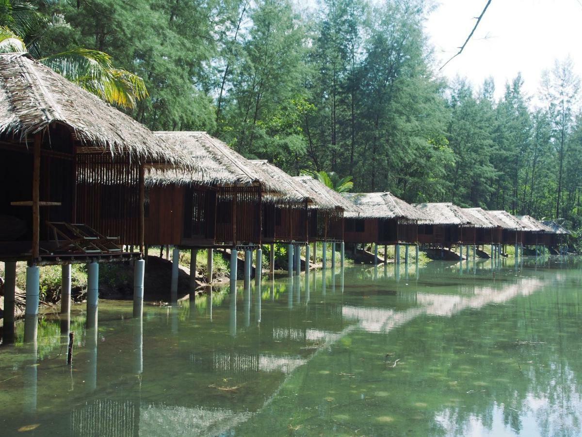 Sea Rounding Hotel Ko Phra Thong Exterior photo